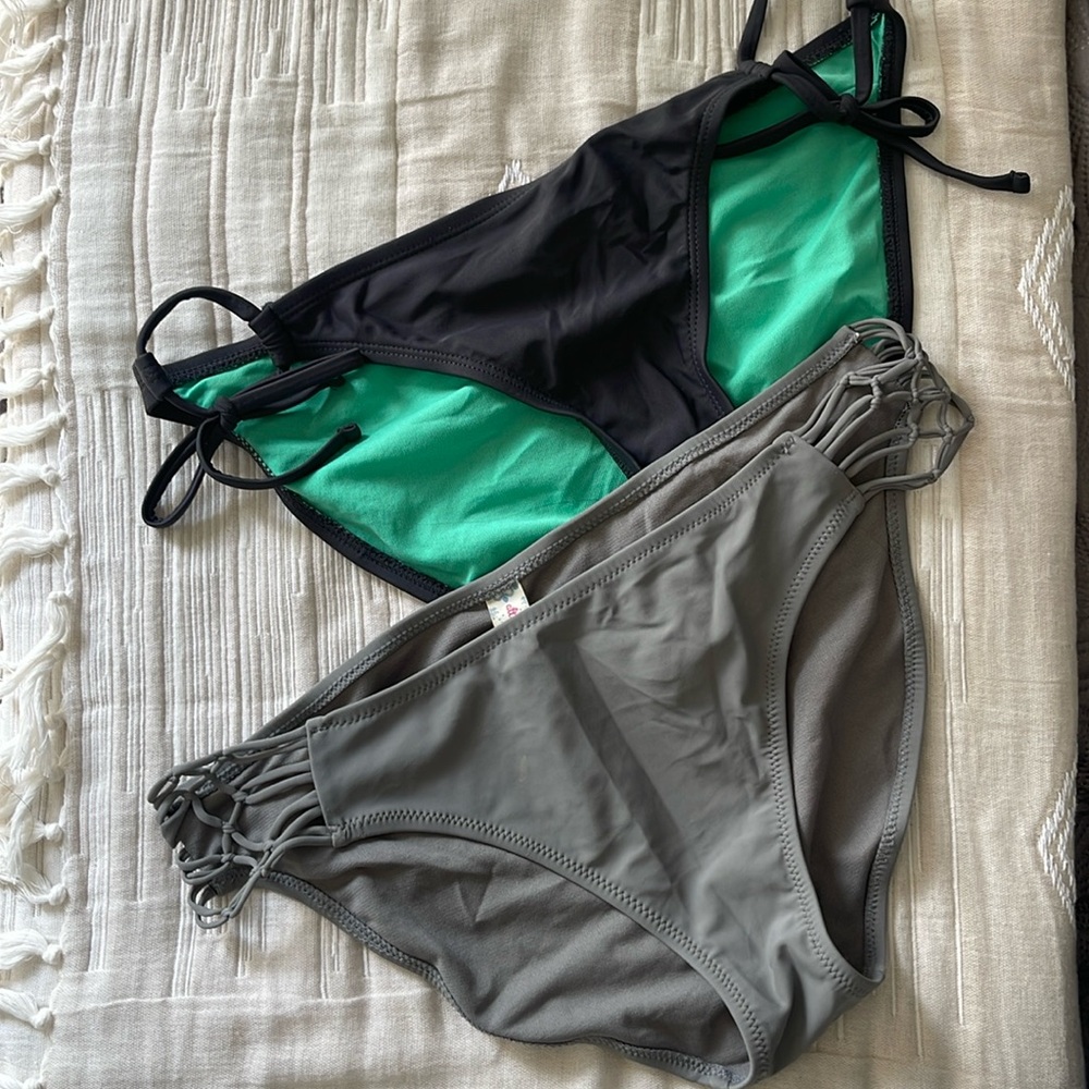 Set of 2 Bikini Bottoms. Size M & L